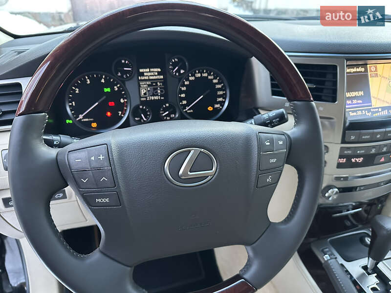 Внедорожник / Кроссовер Lexus LX 2013 в Киеве