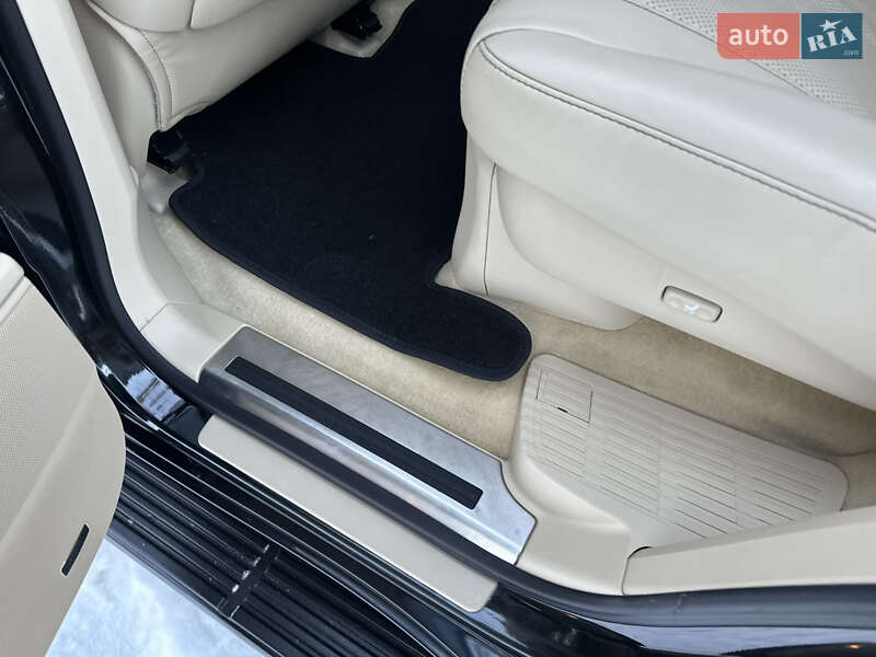 Внедорожник / Кроссовер Lexus LX 2013 в Киеве