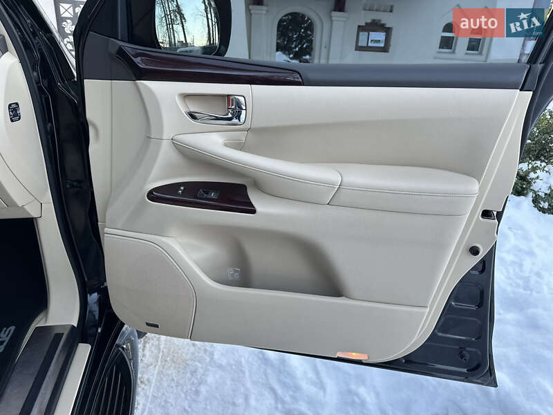 Внедорожник / Кроссовер Lexus LX 2013 в Киеве