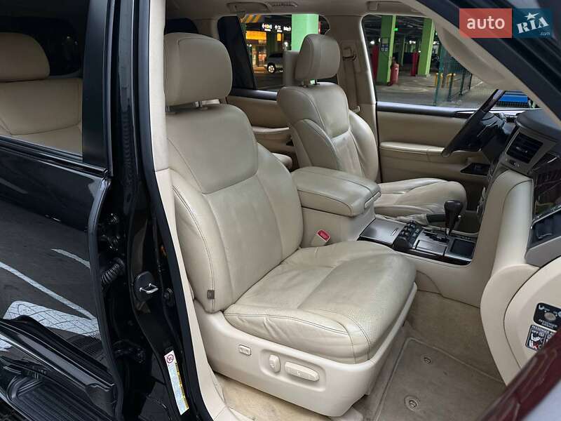 Внедорожник / Кроссовер Lexus LX 2012 в Киеве