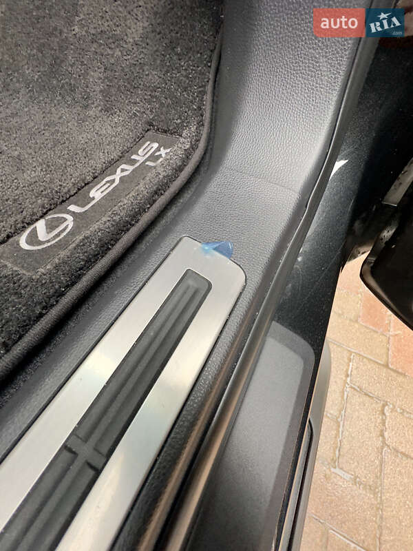 Позашляховик / Кросовер Lexus LX 2023 в Києві