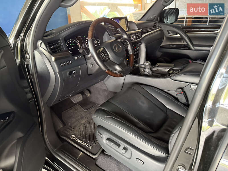 Внедорожник / Кроссовер Lexus LX 2016 в Киеве