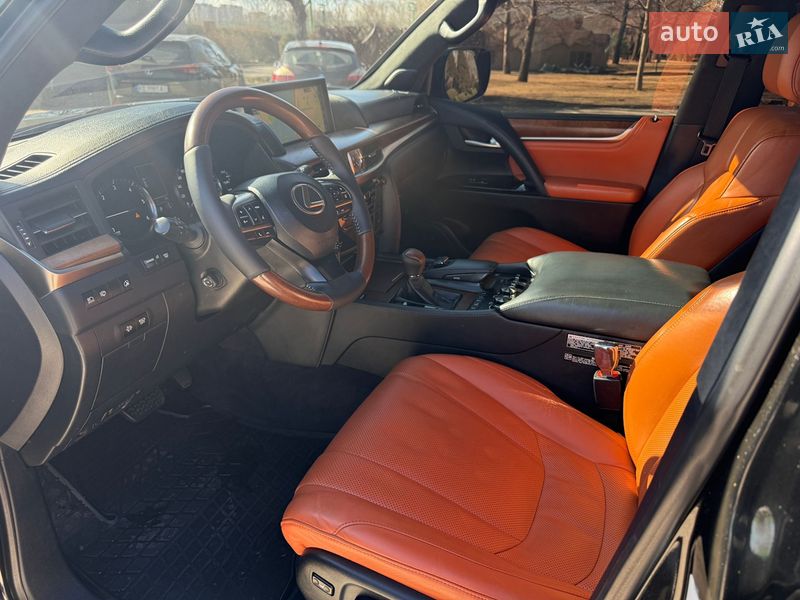 Внедорожник / Кроссовер Lexus LX 2016 в Днепре