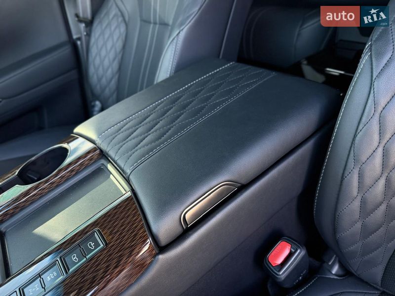 Внедорожник / Кроссовер Lexus LX 2023 в Киеве