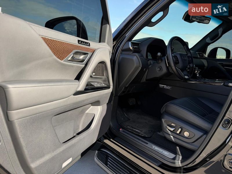 Внедорожник / Кроссовер Lexus LX 2023 в Киеве