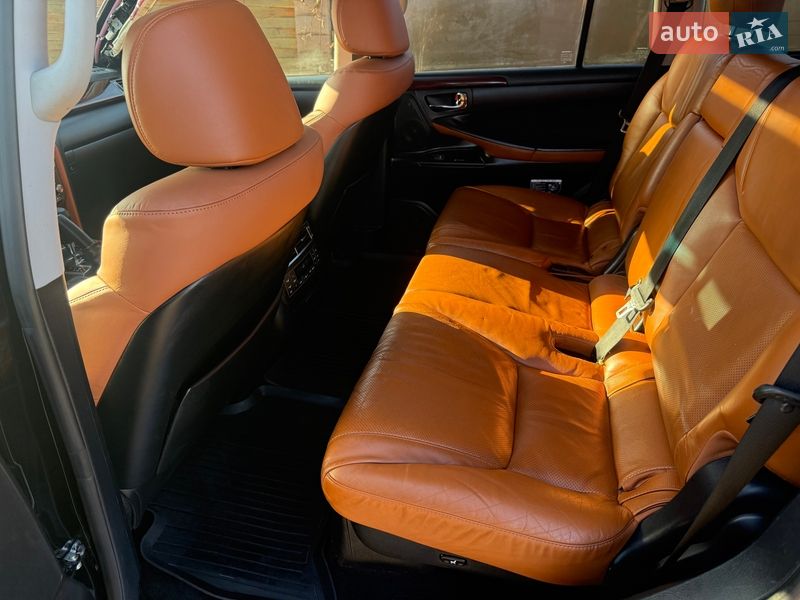 Внедорожник / Кроссовер Lexus LX 2011 в Черновцах