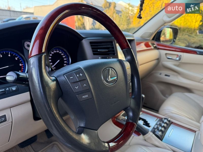 Внедорожник / Кроссовер Lexus LX 2008 в Днепре