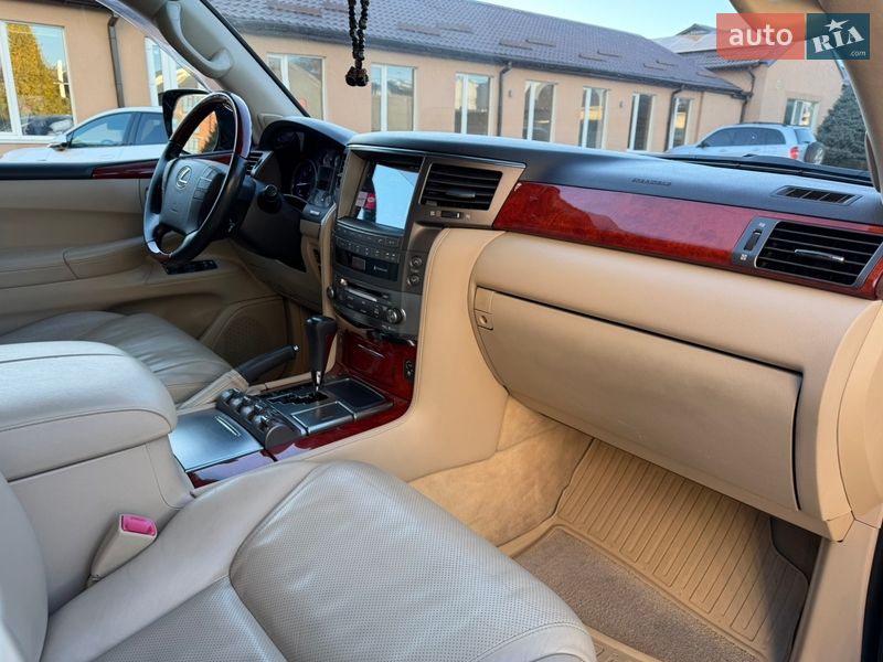 Внедорожник / Кроссовер Lexus LX 2008 в Днепре