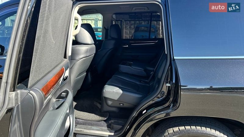 Внедорожник / Кроссовер Lexus LX 2015 в Киеве