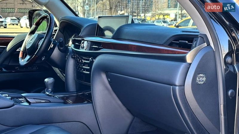 Внедорожник / Кроссовер Lexus LX 2015 в Киеве