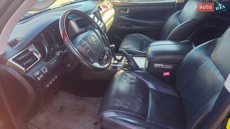 Внедорожник / Кроссовер Lexus LX 2014 в Чернигове