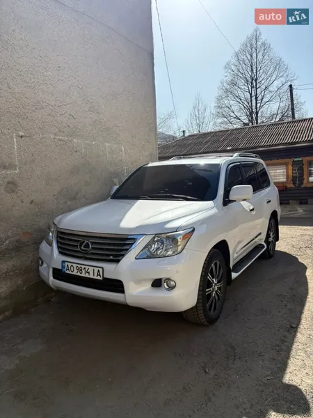 Lexus LX 2008