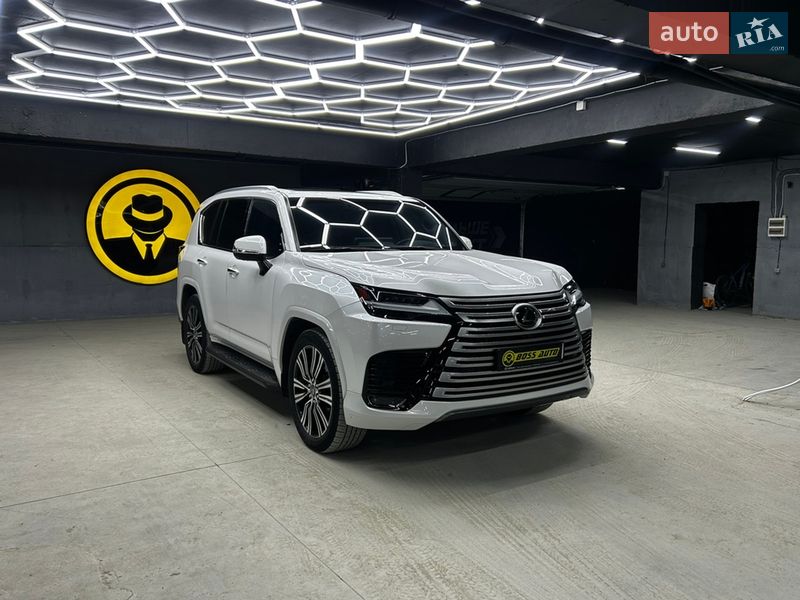 Lexus LX 2022