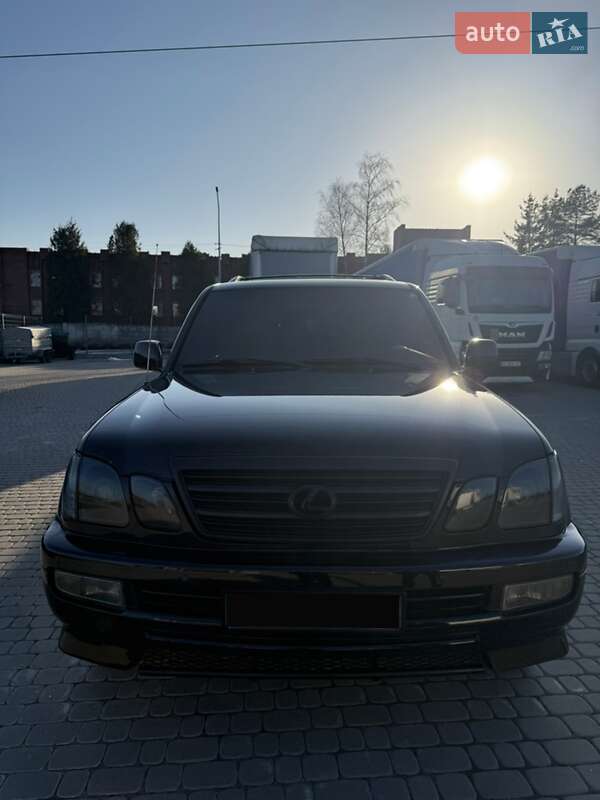 Внедорожник / Кроссовер Lexus LX 2004 в Львове