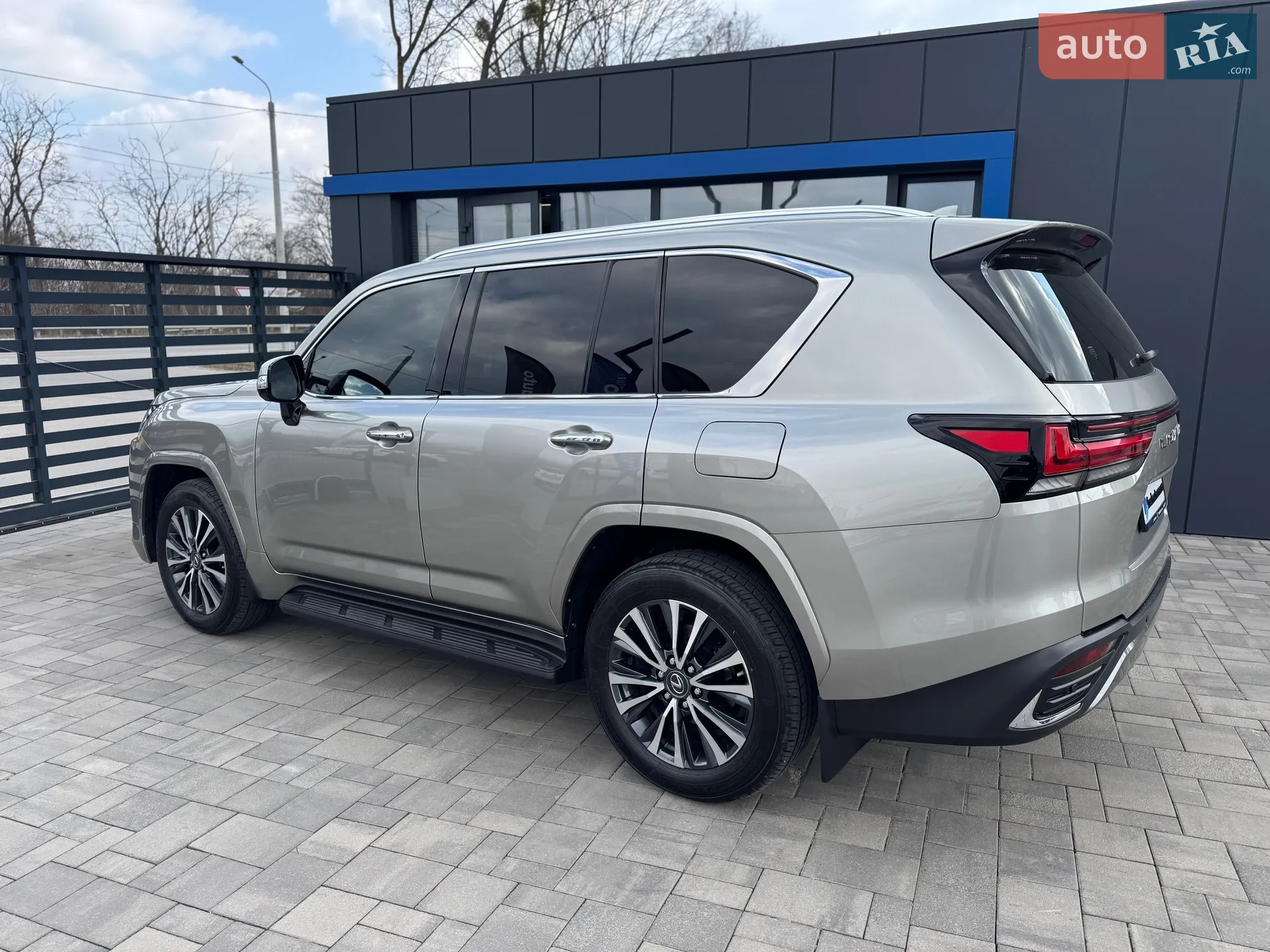 2022 Lexus LX - мініатюра 11