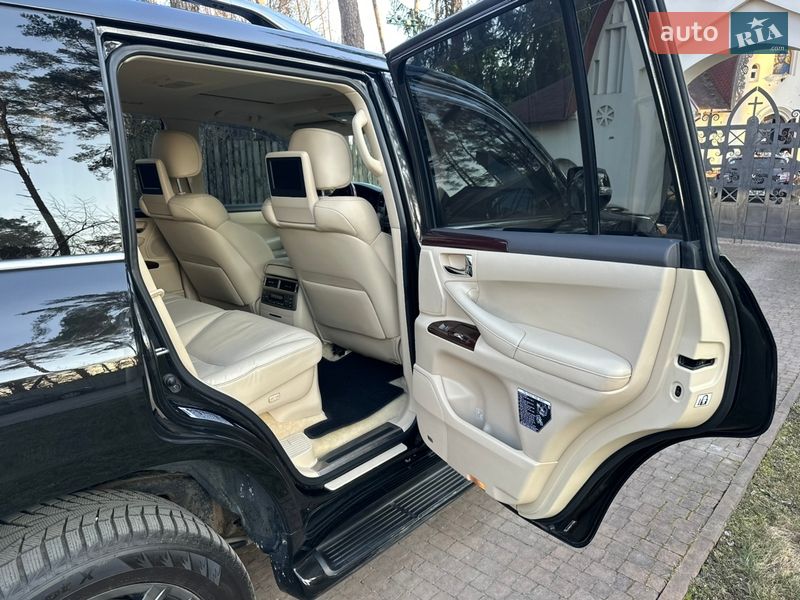 Внедорожник / Кроссовер Lexus LX 2013 в Киеве