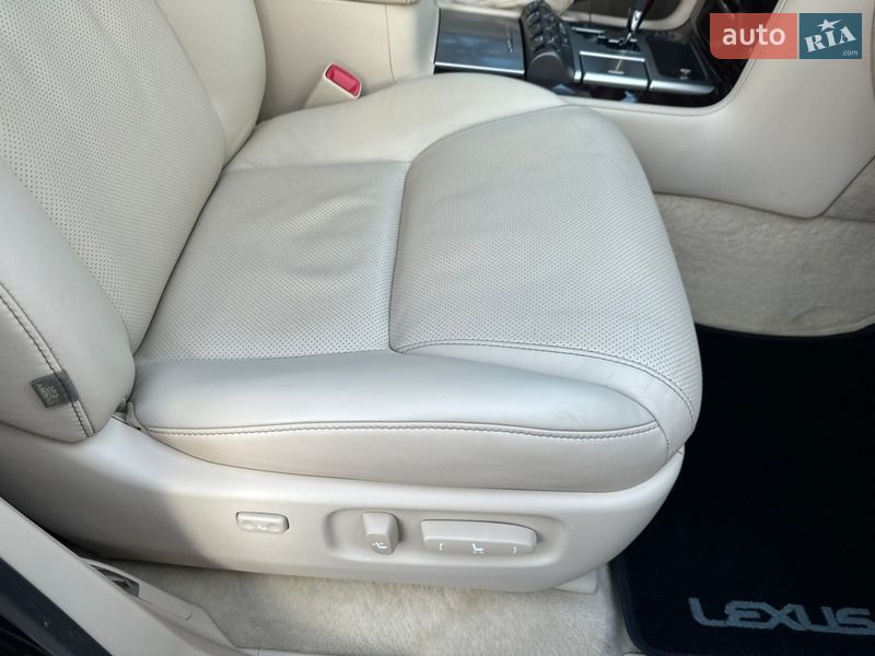 Внедорожник / Кроссовер Lexus LX 2013 в Киеве