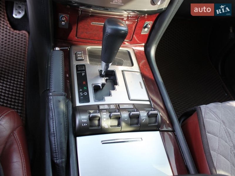Внедорожник / Кроссовер Lexus LX 2014 в Луцке