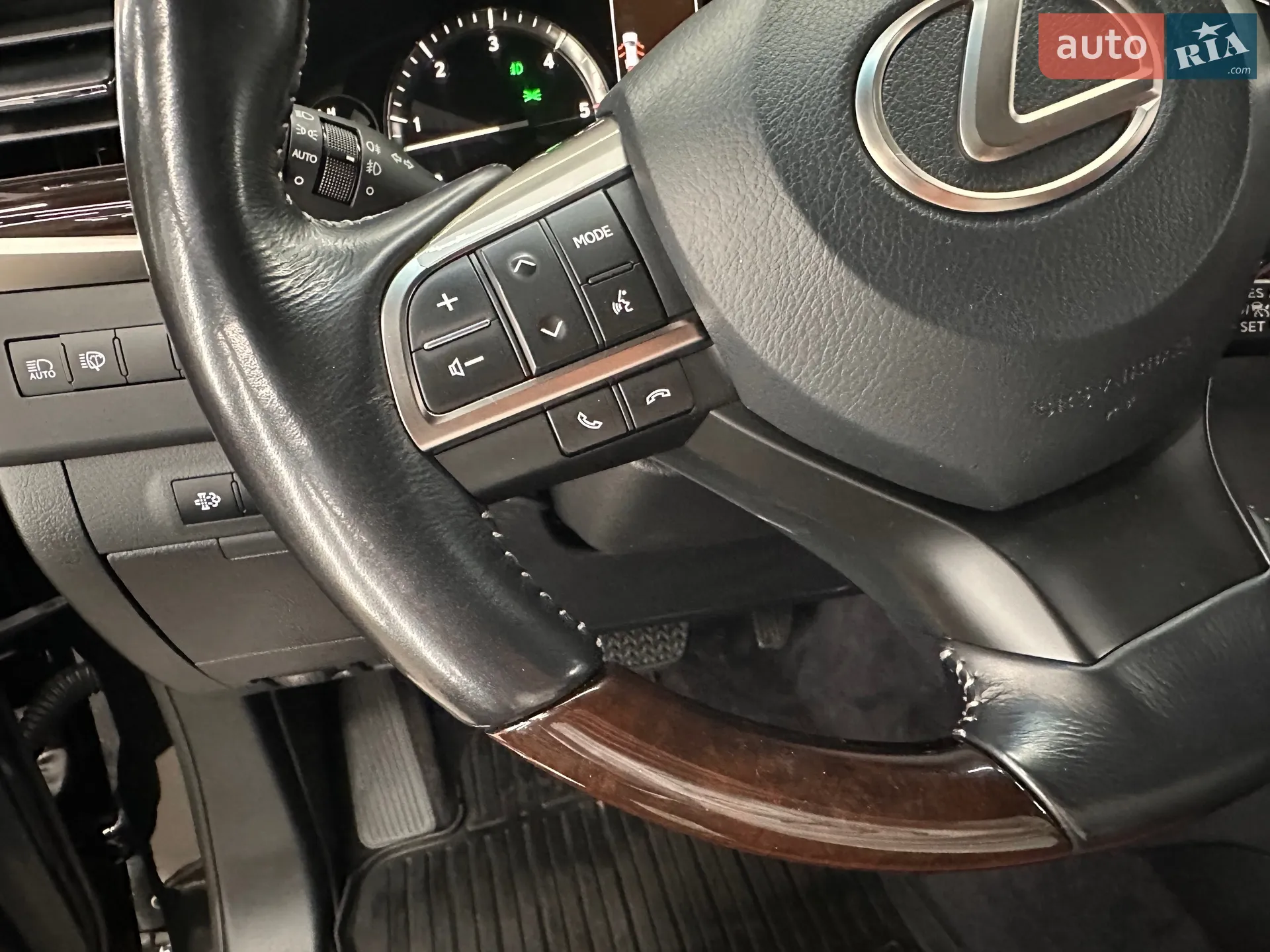 2016 Lexus LX - мініатюра 53