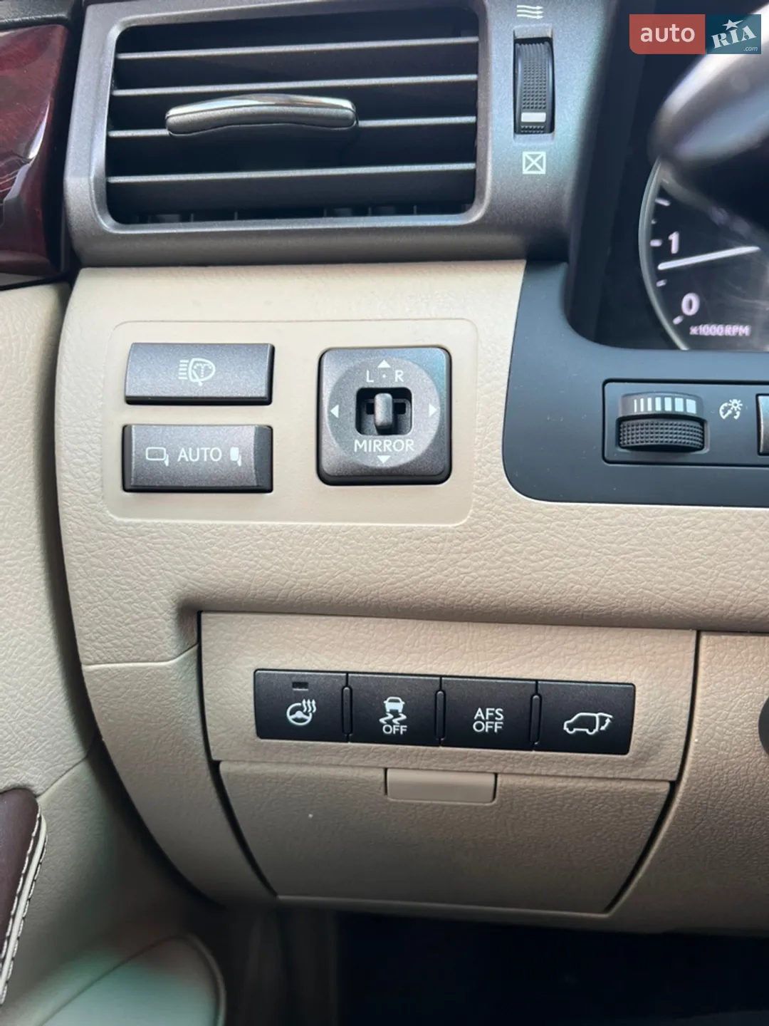 2010 Lexus LX - мініатюра 4