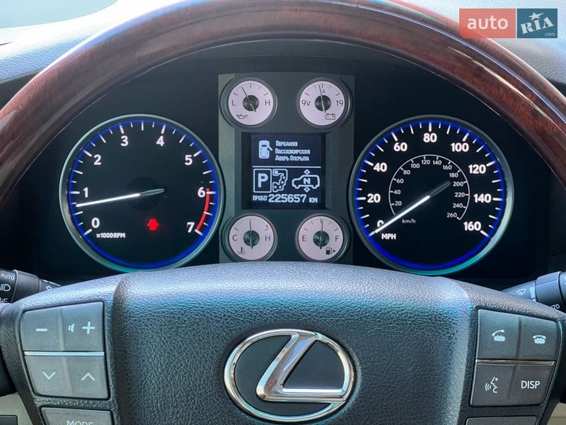 Внедорожник / Кроссовер Lexus LX 2011 в Киеве