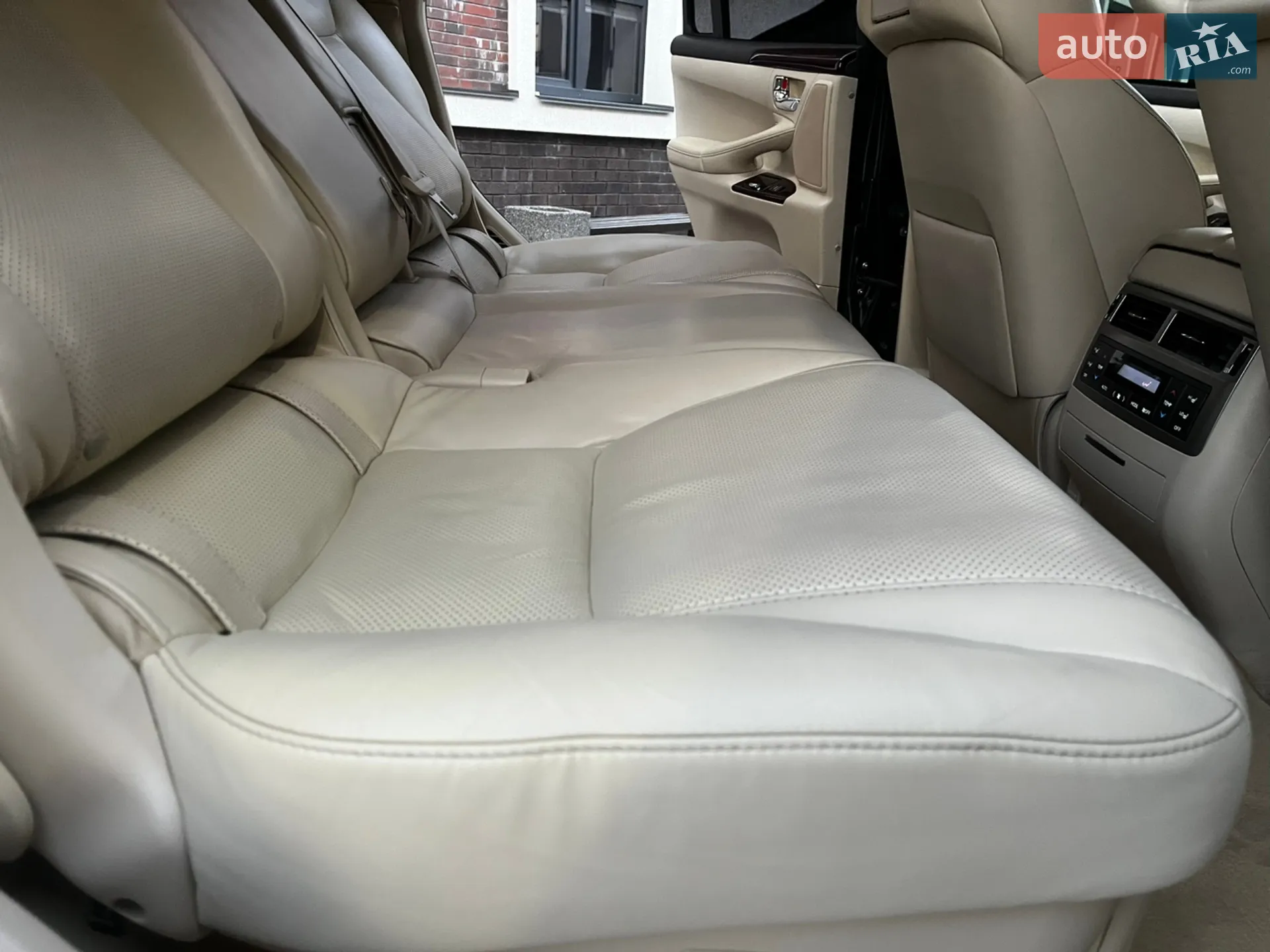 2010 Lexus LX - мініатюра 63