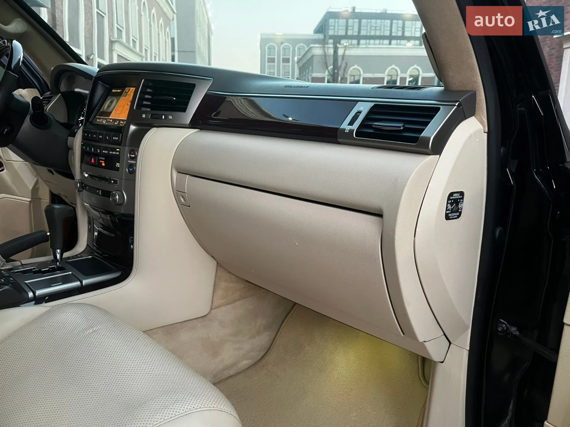 2010 Lexus LX - мініатюра 68