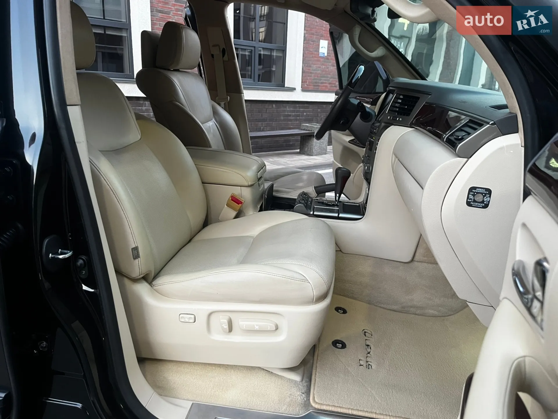 2010 Lexus LX - мініатюра 71