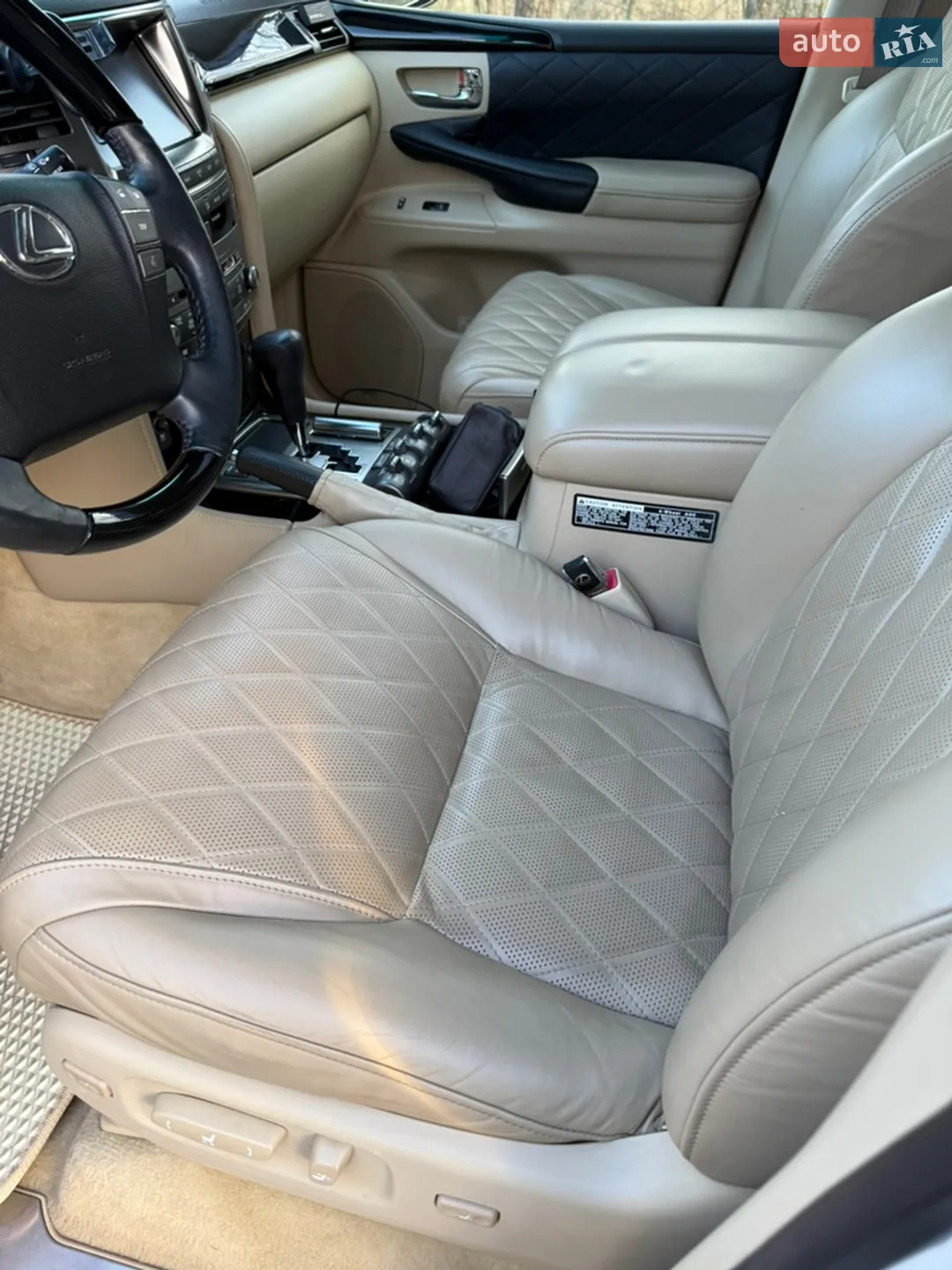 2011 Lexus LX - мініатюра 28