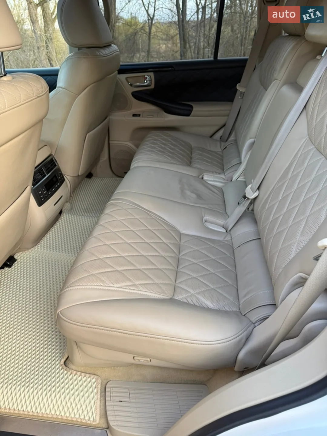 2011 Lexus LX - мініатюра 32