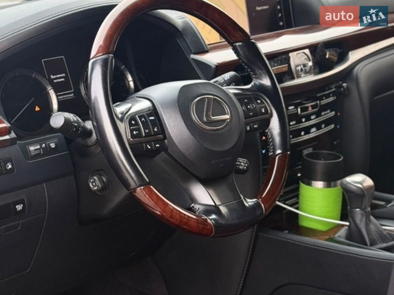 Внедорожник / Кроссовер Lexus LX 2016 в Днепре