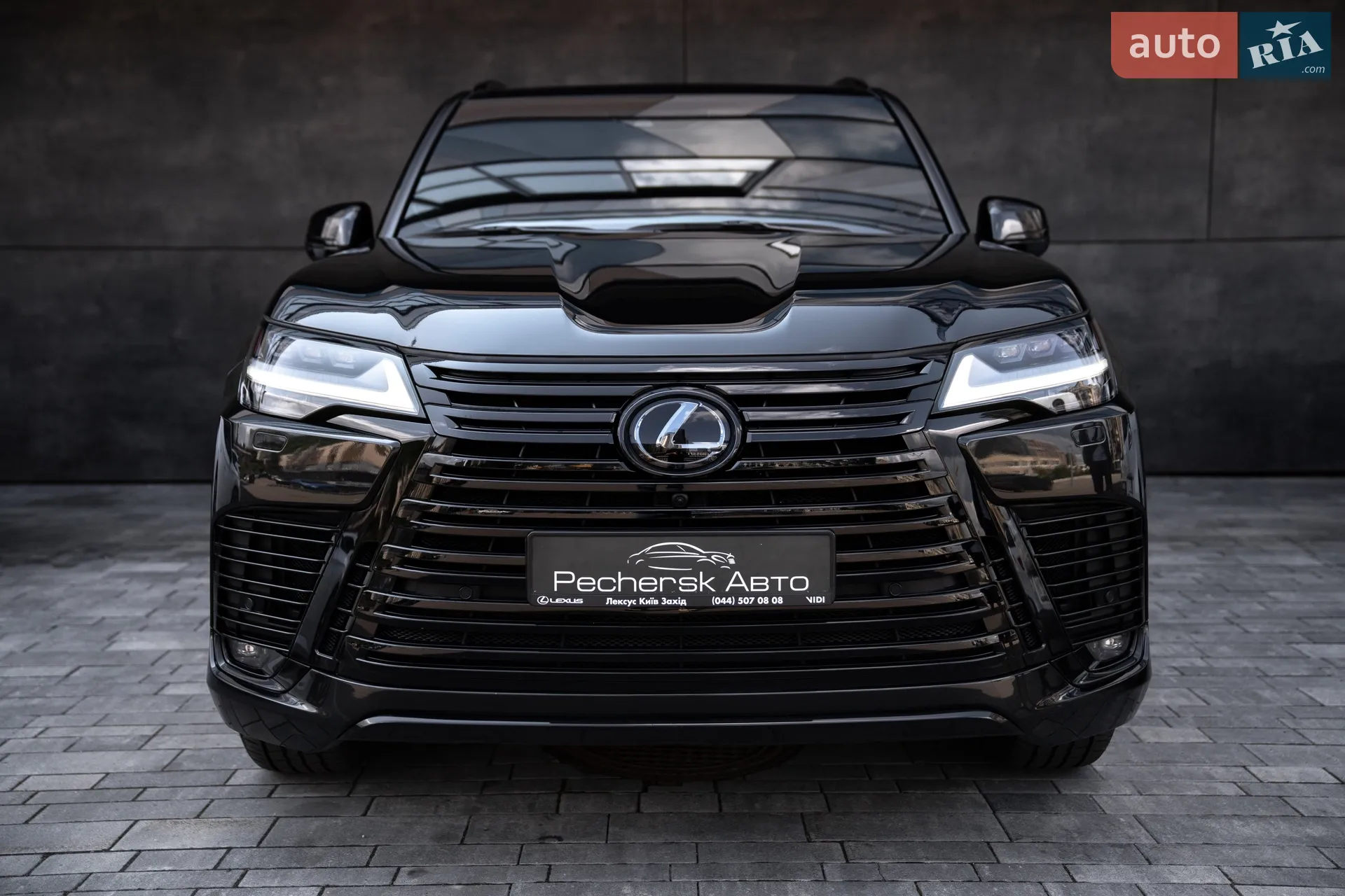 2022 Lexus LX - фото 1