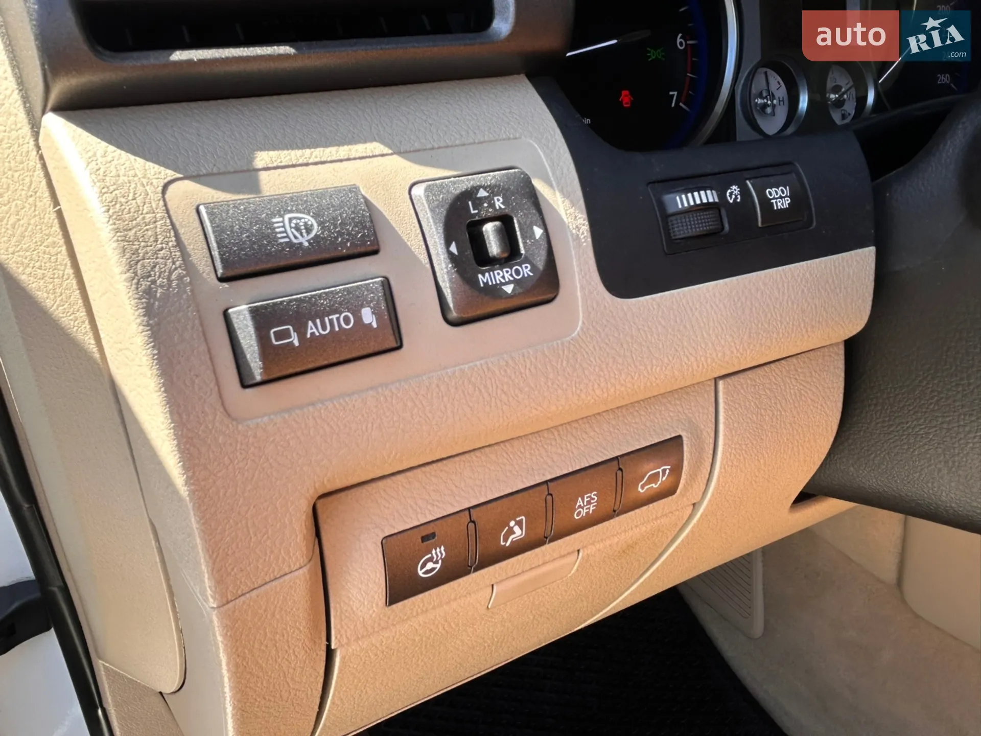 2011 Lexus LX - мініатюра 25
