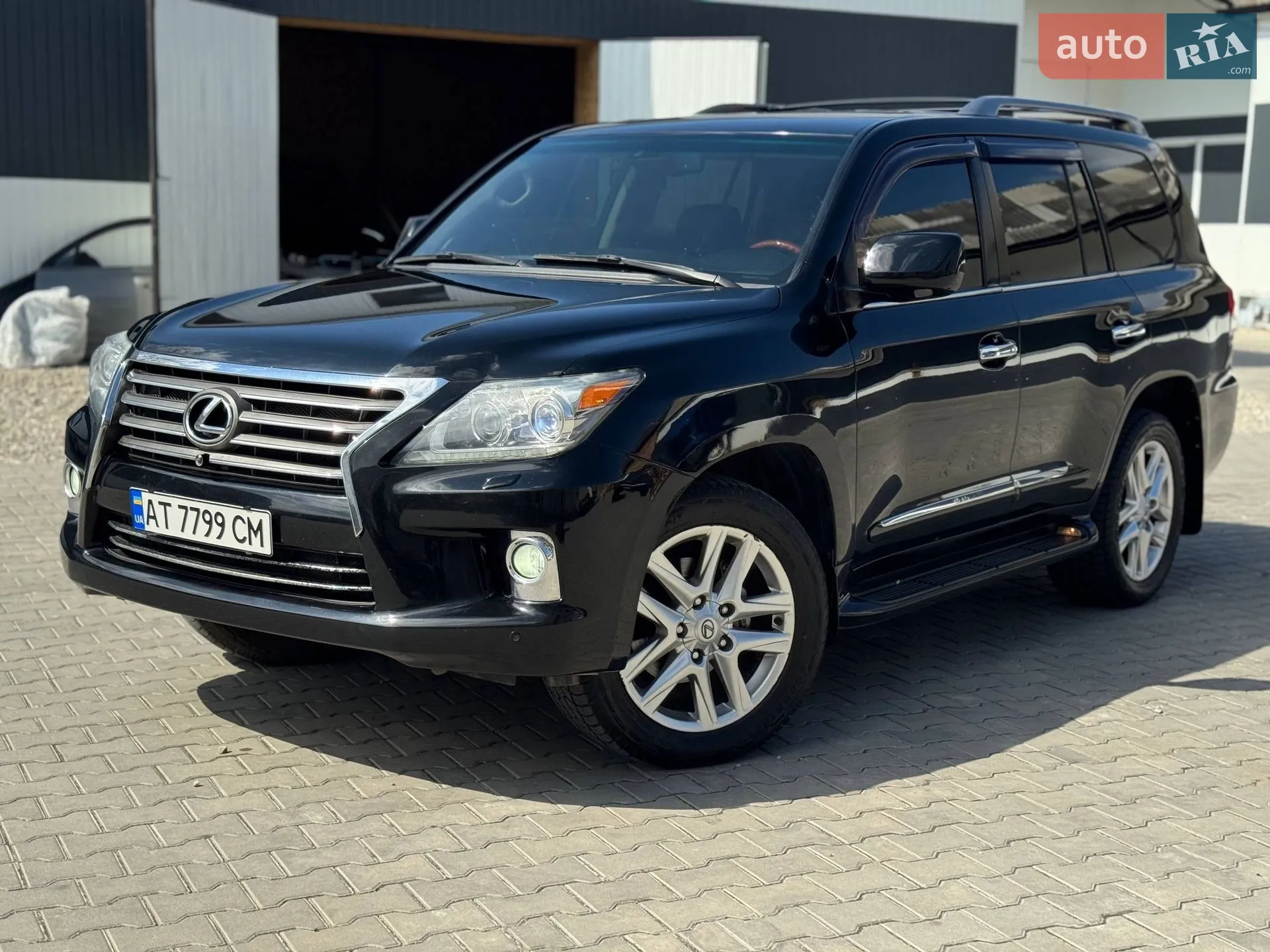 2011 Lexus LX - мініатюра 3