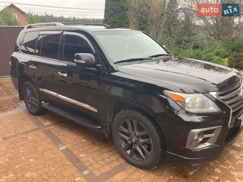 Lexus LX