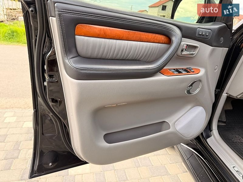 Внедорожник / Кроссовер Lexus LX 2005 в Одессе