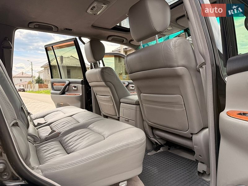 Внедорожник / Кроссовер Lexus LX 2005 в Одессе