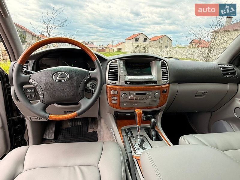 Внедорожник / Кроссовер Lexus LX 2005 в Одессе
