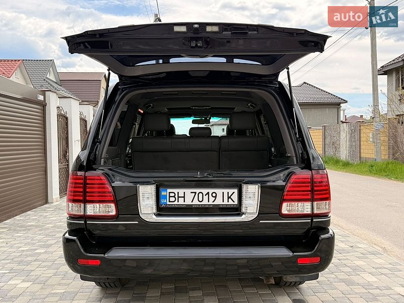 Внедорожник / Кроссовер Lexus LX 2005 в Одессе