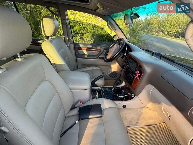 Внедорожник / Кроссовер Lexus LX 2000 в Тернополе