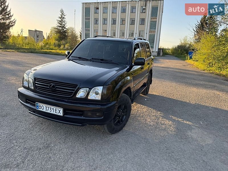 Lexus LX 2000
