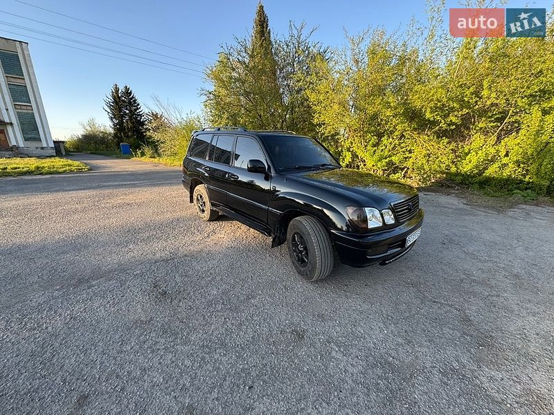 Внедорожник / Кроссовер Lexus LX 2000 в Тернополе