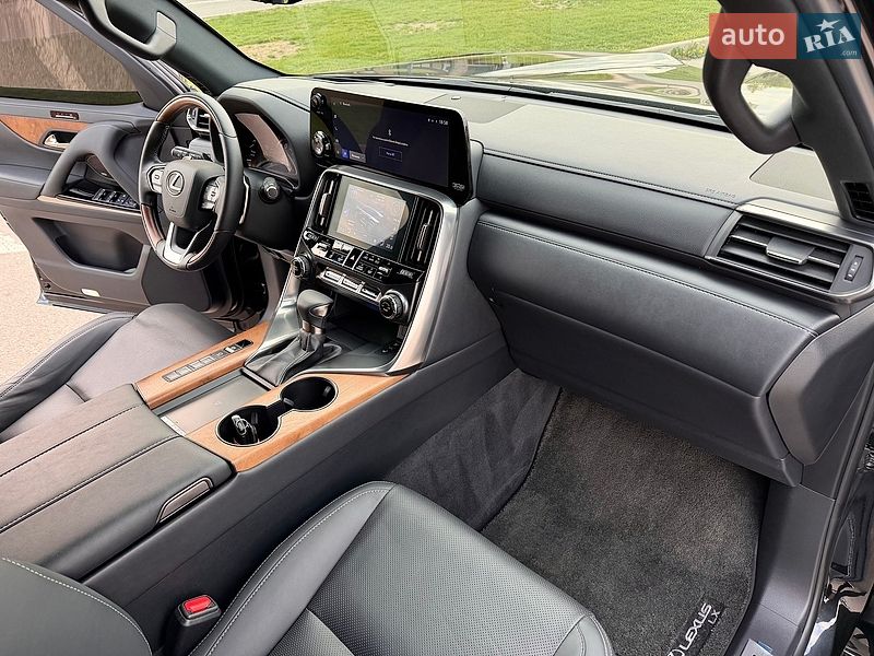 Внедорожник / Кроссовер Lexus LX 2022 в Киеве