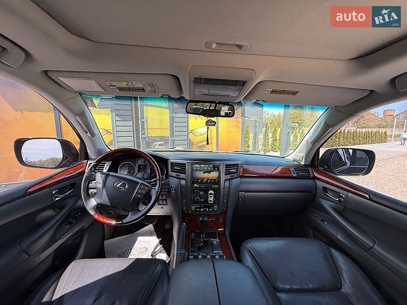 Внедорожник / Кроссовер Lexus LX 2008 в Стрые
