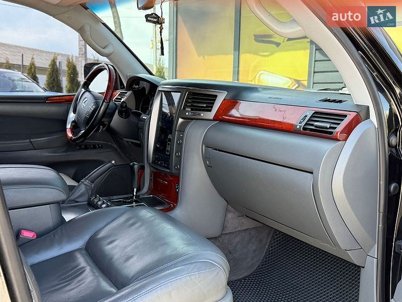 Внедорожник / Кроссовер Lexus LX 2008 в Стрые