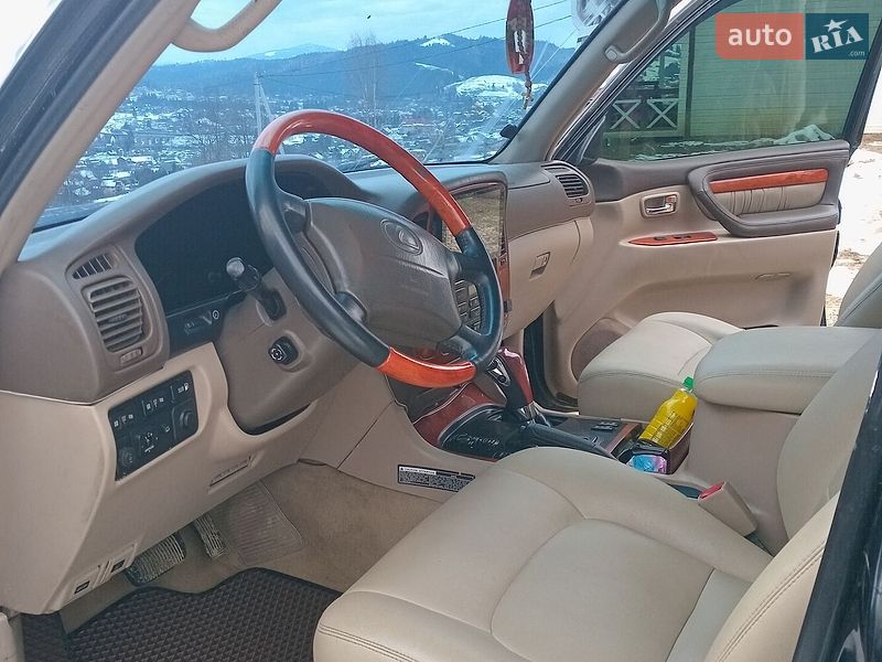 Внедорожник / Кроссовер Lexus LX 1999 в Яремче