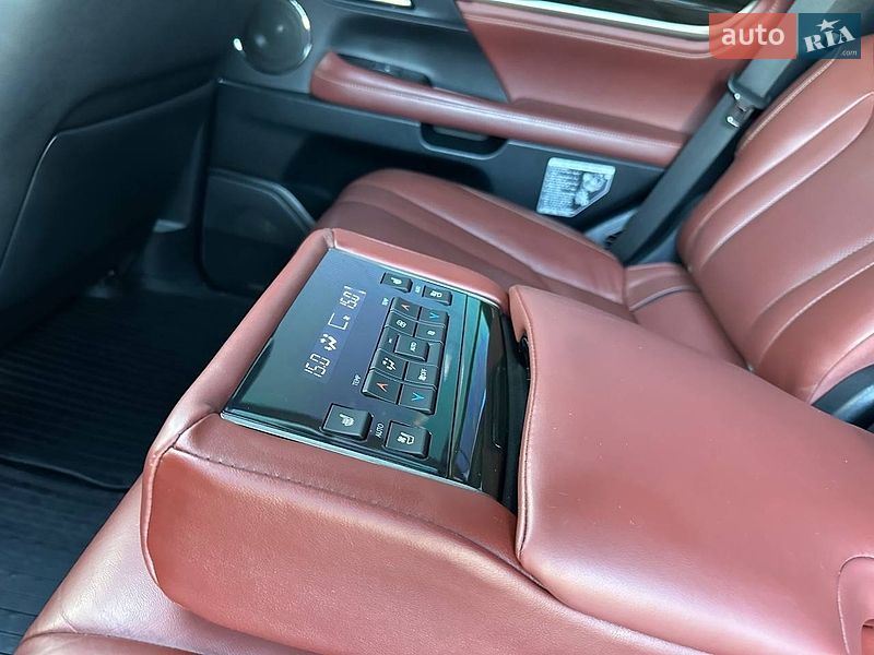 Внедорожник / Кроссовер Lexus LX 2017 в Ивано-Франковске
