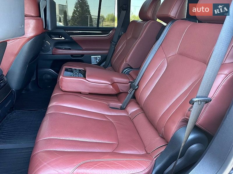 Внедорожник / Кроссовер Lexus LX 2017 в Ивано-Франковске