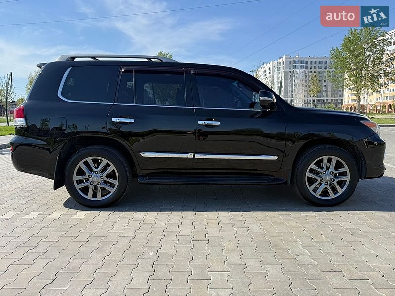 Внедорожник / Кроссовер Lexus LX 2014 в Ирпене