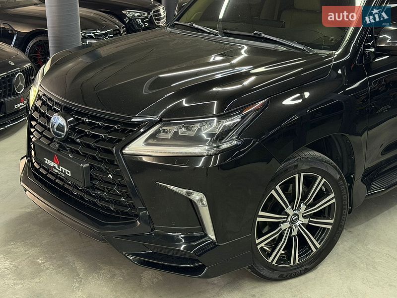 Внедорожник / Кроссовер Lexus LX 2016 в Одессе